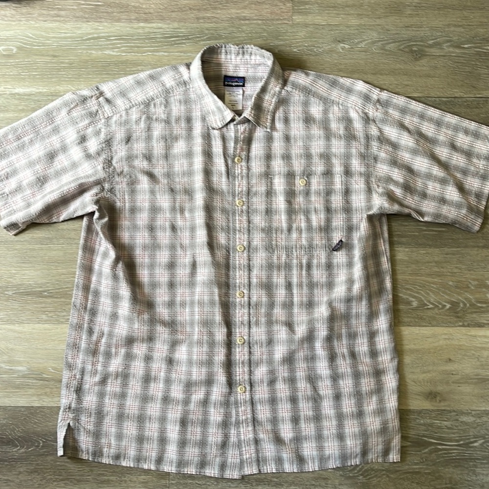 Patagonia > Mens Grey  Plaid Pucker Wear Short Sleeve Button Down Shirt > L